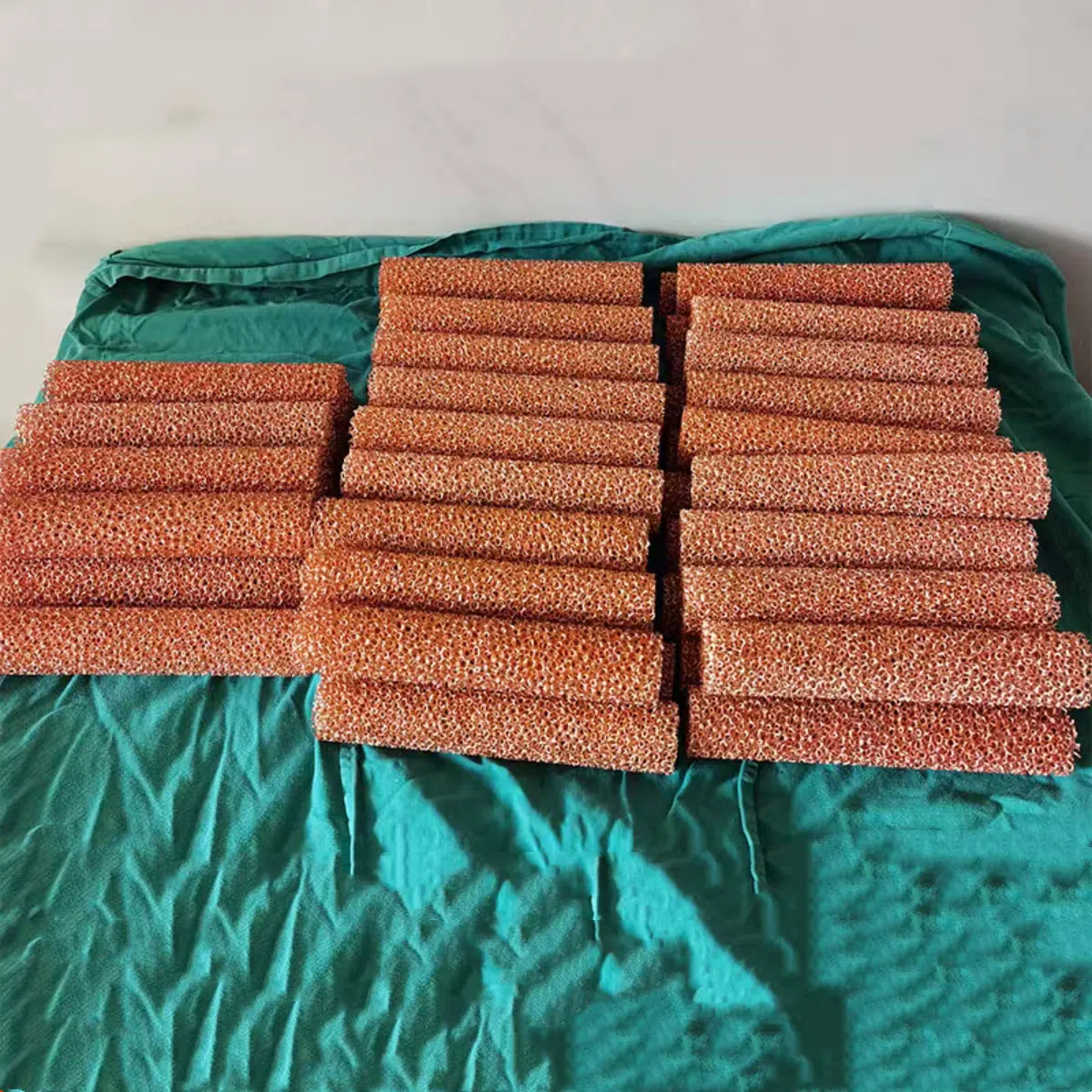 Major Technological Breakthrough: OQITOP Customizes Cylindrical Copper Foam for Helmholtz-Zentrum Dresden-Rossendorf 2